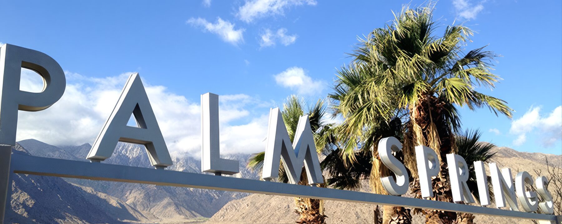 The Palm Springs city sign